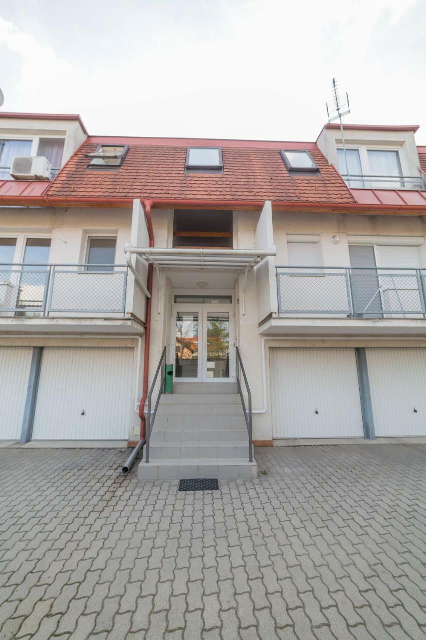 Fischer Apartman 2 Hajduszoboszlo Exterior foto